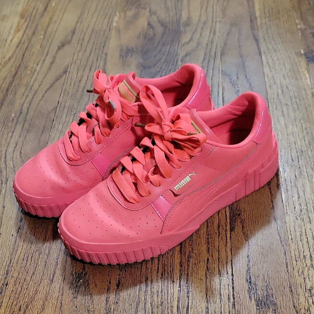 PUMA SZ 7 Women's BOLD Pink Carina Street 3.0 Sneaker